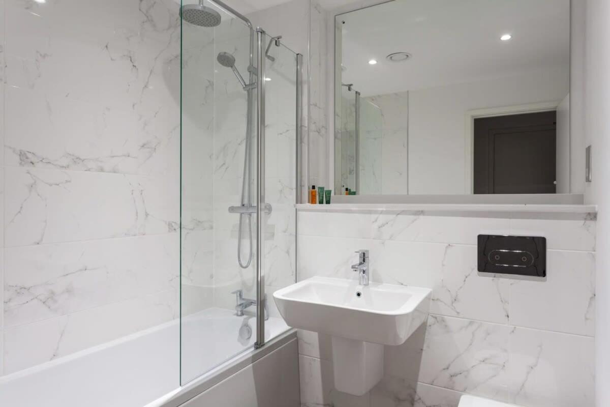 Stunning Modern 1Br Flat In Central バーミンガム エクステリア 写真
